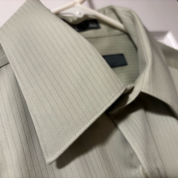 Perry Ellis, Portfolio Dress Shirt - Picture 3 of 4